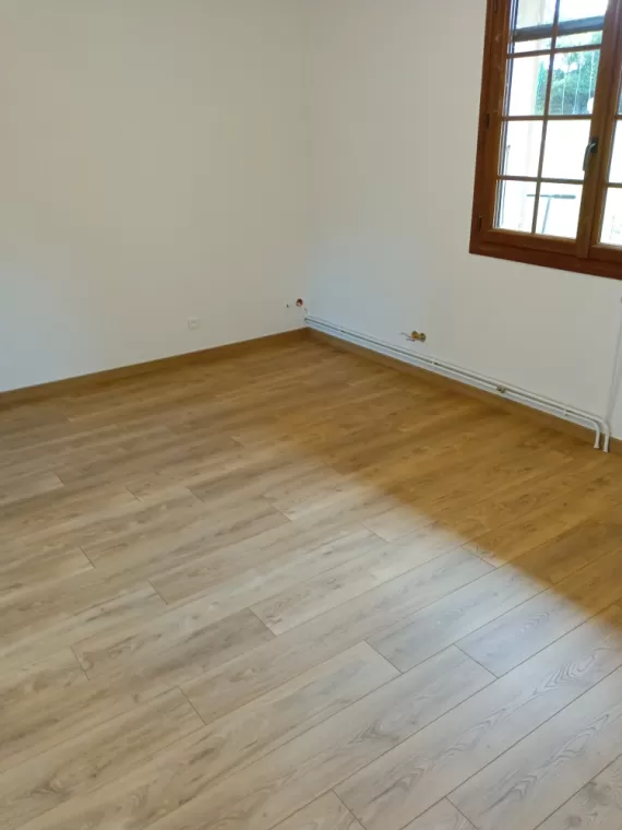 Peinture dans une maison suite à sinistre à Saintes , Angoulême, Service Bati 17